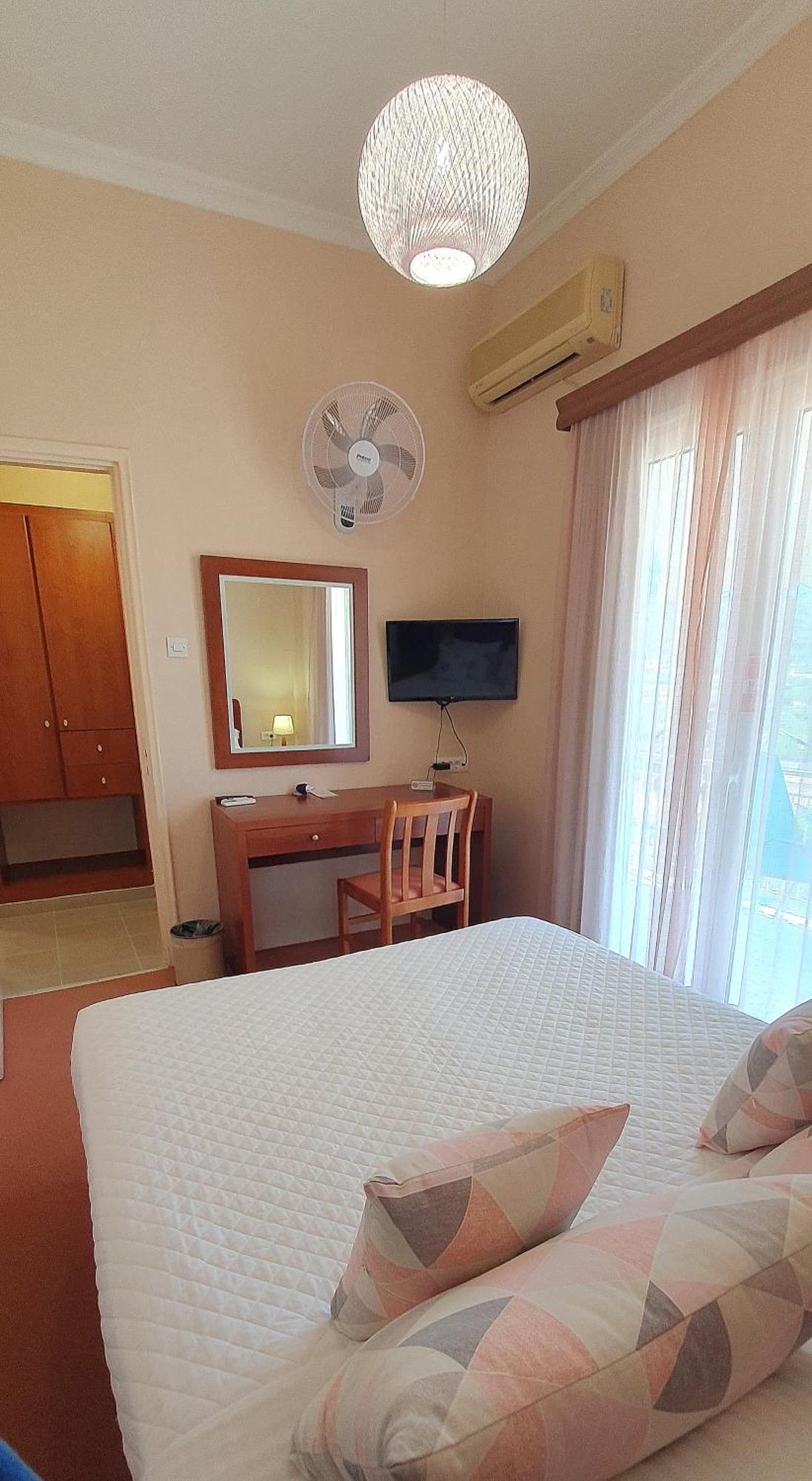 Acqua Marina - Άκουα Μαρίνα Otel Agia Marina  Dış mekan fotoğraf